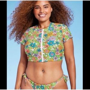 Women’s Wild Fable Short Sleeve Zip Front Rashguard